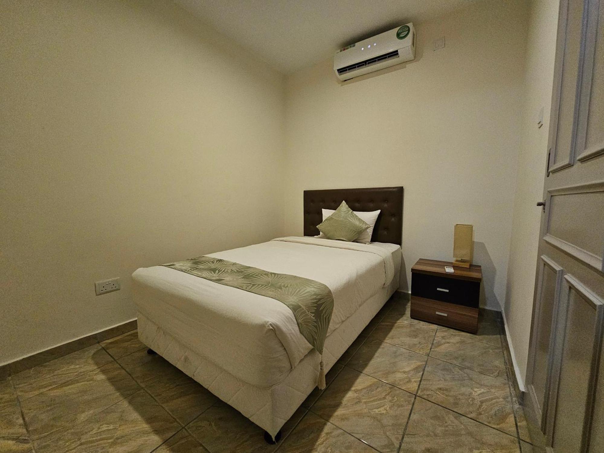 Wafa Hotel & Apartment Kampong Mata Mata Экстерьер фото